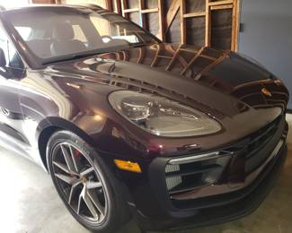 2023 Porsche Macan Front right bumper