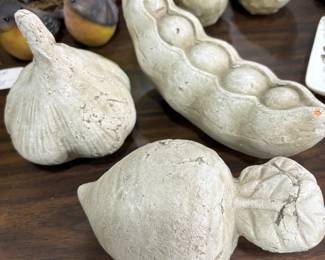 Love these pottery garlic, pear and peapod