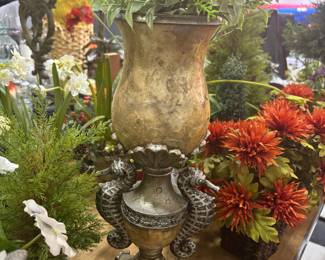 Beautiful table urn.