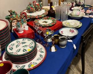 Denby England "Holly" 16 plates, 22 bowls, 4 cereal bowls, 4 serving bowl, 1 platter, 10 mugs, 6 lg mugs, 8 salad plates.  Also Fitz & Floyd "Holiday Pine" s/p, Teapot, Plate, Cake Stand, cream/sugar