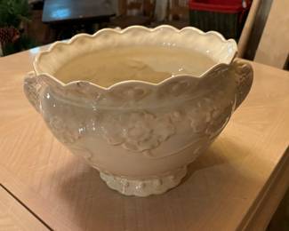 Ceramic Tureen or vase