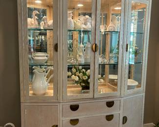 1990's Stunning Rust Martin Dining Room Set. China Cabinet, Table and 6 Chairs - Excellent Condition. Like new.  Beautiful lighting. Table is 9' w leaves. Cabinet is 64"x15"x84"