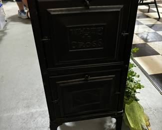 Great little Metal Cabinet
