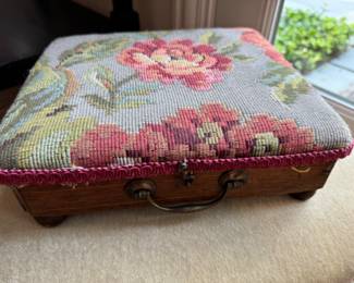 Adorable canteen box