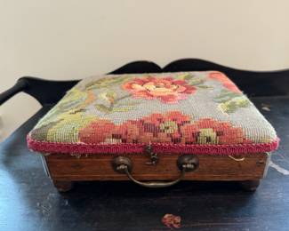 Adorable canteen box