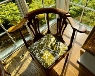English mahogany corner chair c. 1800