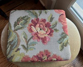 Adorable canteen box