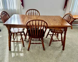 One leaf IN
6 chairs 