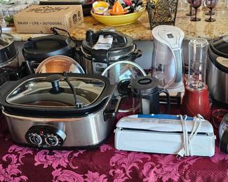 Many small kitchen appliances