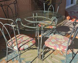 GLASSTOP TABLE AND 4 CHAIRS SET