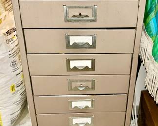 Metal cabinet, great for crafts, sewing items, jewelry!