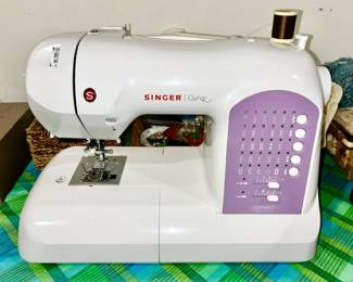 Singer Curvy sewing machine