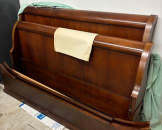 QUEEN SLEIGH BED