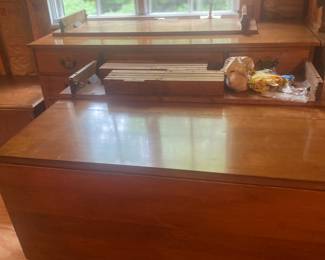 SOLID MAPLE DROP LEAF TABLE