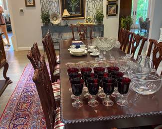 Have you noticed that pretty rug in these photos?