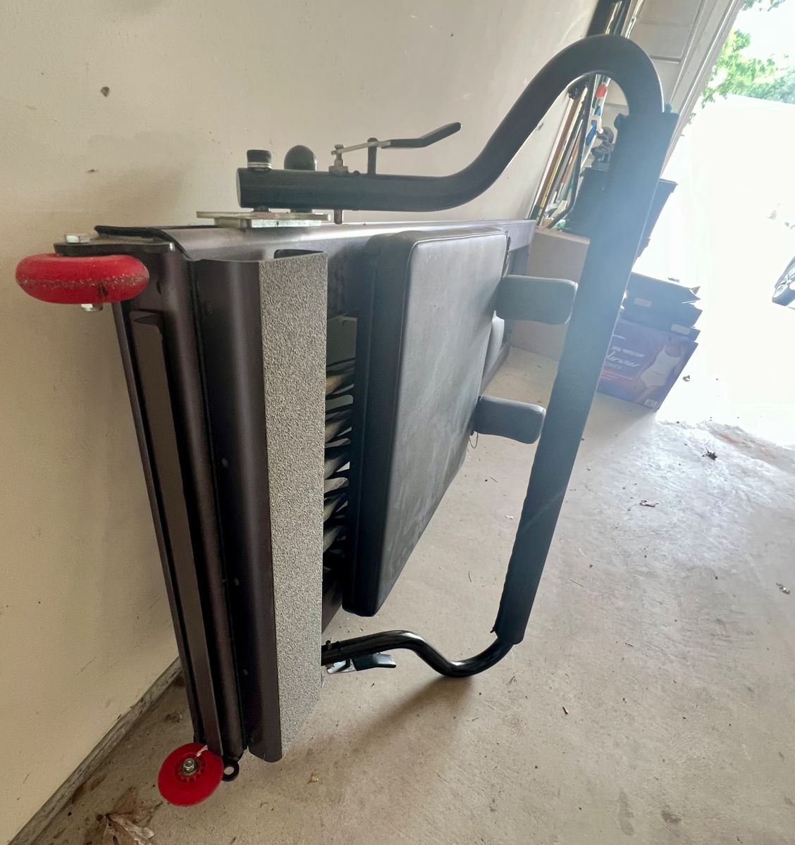 Pilates Reformer barely used 500$