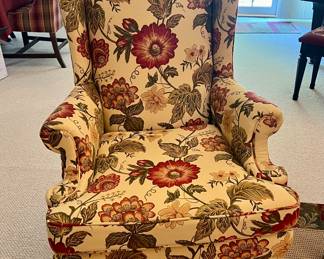Winged back chair. Perfect condition. 100$