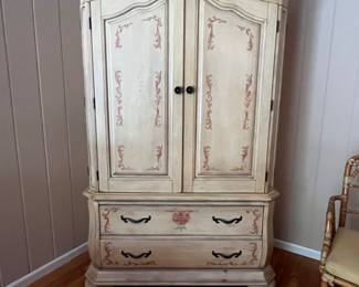 Classic Amoire. 200$