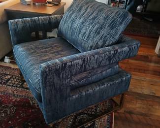 High end contemporary side chair, inspired by mid-century Italian design!  33x28x26.   $400.