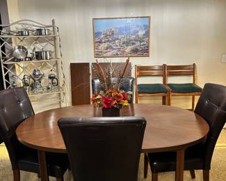 MCM Kitchen Table with 3 leafs, 4 chairs,