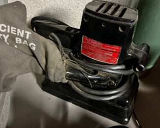 pad sander with dust pick up