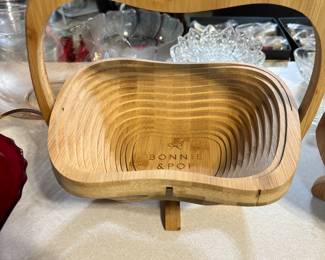 Bonnie and pop apple bowl