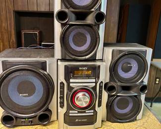 Sony mini sound system with subwoofer and two speakers and main system