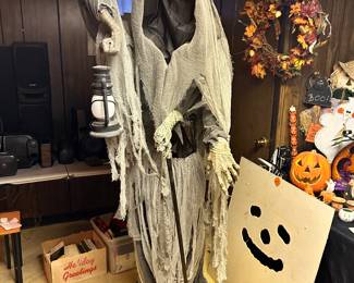 HALLOWEEN PROP HOODED GRIM REAPER