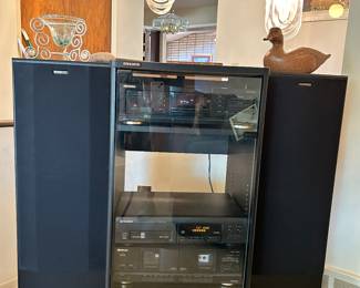 FISHER SET OF SPEAKERS AND PLAYERS