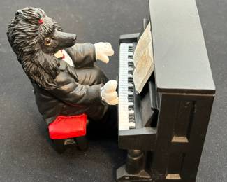 Ganz Bo Beagles And The Bad Bones Two Pieces Poodle Dog Playing Piano Figurine
Please see photos for details and wear.