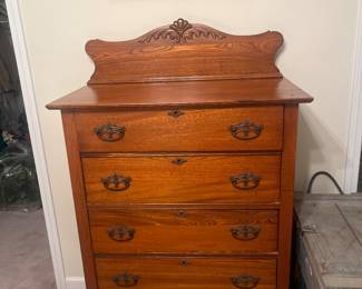 Gorgeous six drawer dresser
