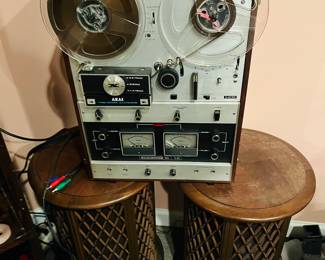Vintage AKAI M-10 reel to reel, works well