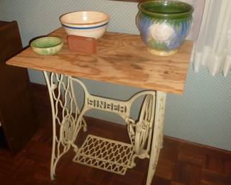 singer treadle machine BOTTOM  / crocks