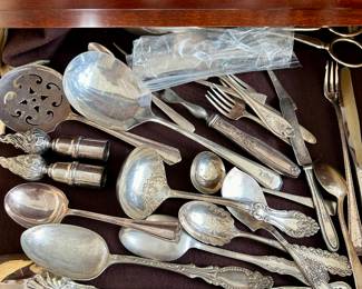 Miscellaneous sterling flatware & serving pieces