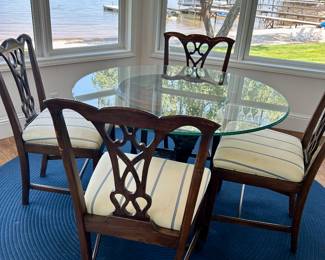 43” round glass top table