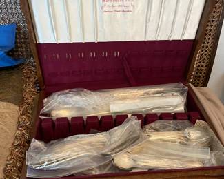 SILVERPLATE FLATWARE