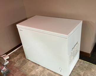Chest freezer