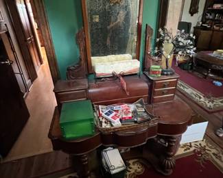 Beautiful vanity! Pictures don't do it justice!