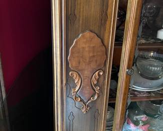 China cabinet detail