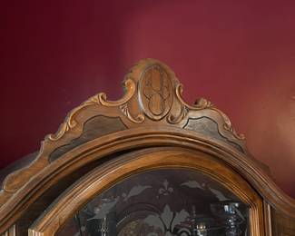 China cabinet detail