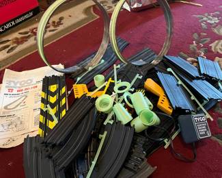 Tyco race track set - pieces