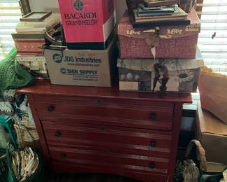 Red 3-drawer chest
