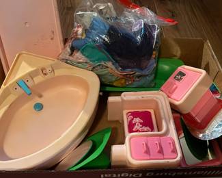 Vintage Barbie accessories