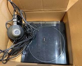 Vintage Fisher turntable and Realistic headphones
