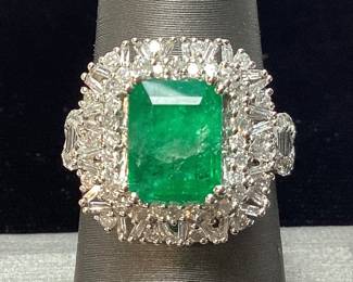14KT WHITE GOLD EMERALD & DIAMOND RING, SIZE 7.25, 2.61cts EMERALD, 1.44cts DIAMONDS, 5.96g TOTAL WEIGHT, AIGL APPRAISAL $8,350.00