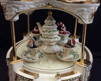 LENOX CHRISTMAS MUSIC BOX CA