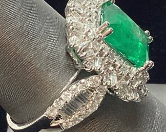 14KT WHITE GOLD EMERALD & DIAMOND RING, SIZE 7.25, 2.61cts EMERALD, 1.44cts DIAMONDS, 5.96g TOTAL WEIGHT, AIGL APPRAISAL $8,350.00