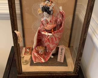 Vintage Japanese Geisha Doll in Wood & Glass case