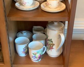 Vintage and Collectible China Sets and Serving Pieces