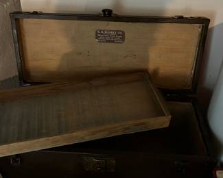 vintage toolbox/trunk